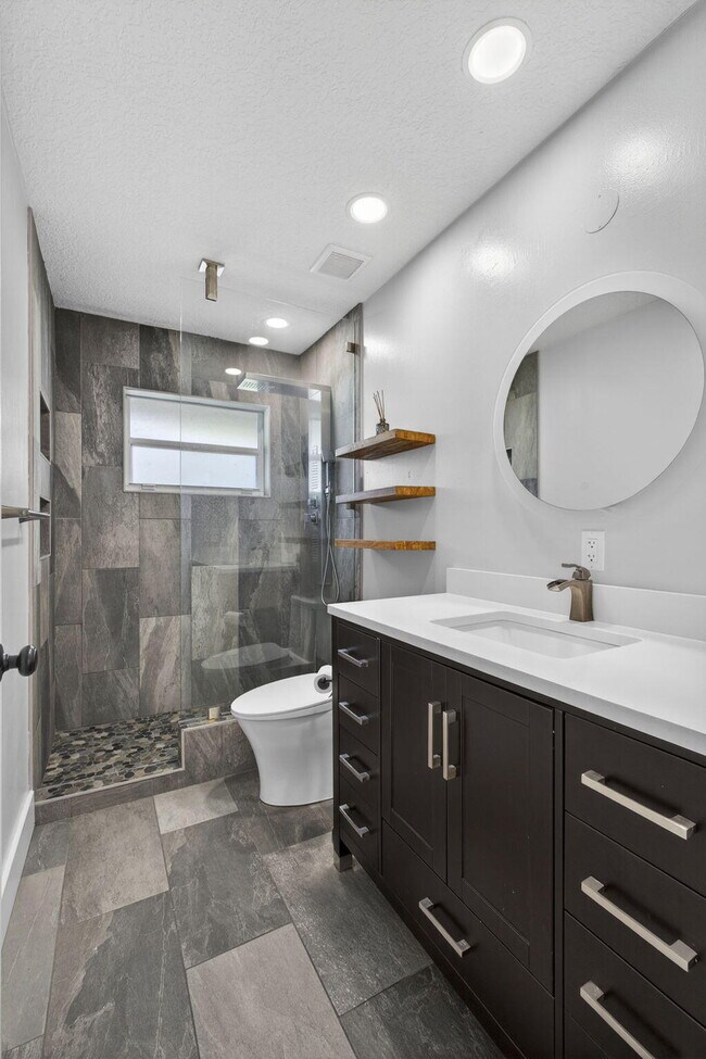 Building Photo - 11646 63rd Ln N