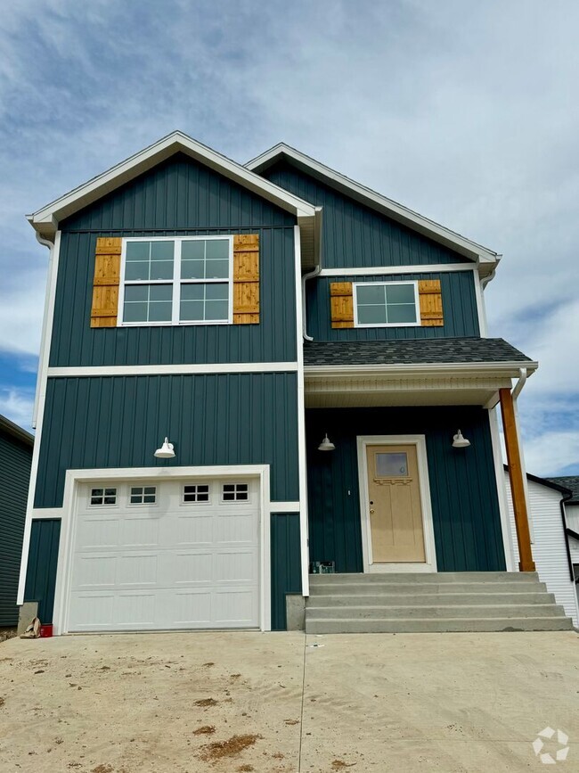 Building Photo - 7751-MF2-E4