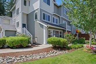 Building Photo - Brookstone at Edgewater