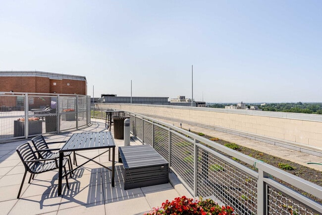 Building Photo - 1133 East-West Highway-SI ID1461660P