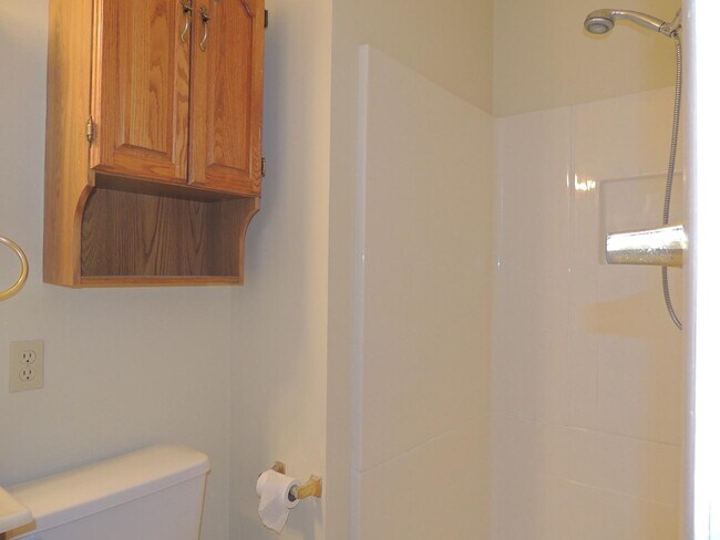 Building Photo - 2316 Rodgers Dr NE