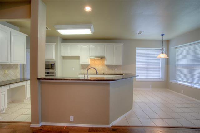 Building Photo - 11161 Balcones Dr