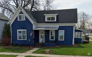 Building Photo - 4 Bedroom 1 Bath House Available