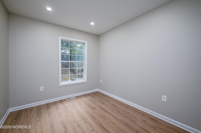 Building Photo - 114 Watson Ave