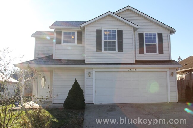 Building Photo - 3 Bed 2.5 Bath Home in St. Helens, Oregon