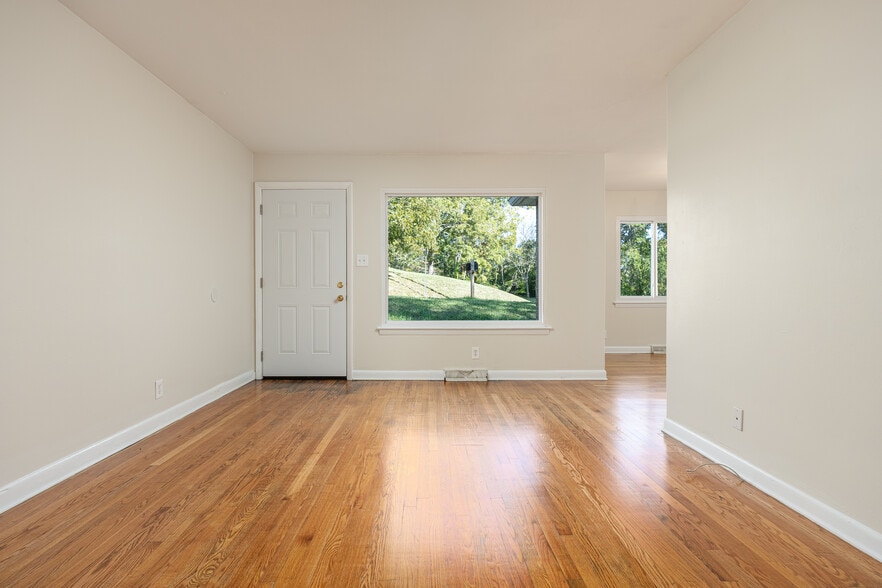 Building Photo - 315 Wygoda Cir