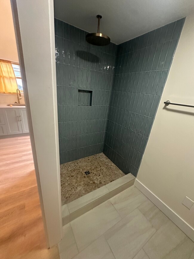 Building Photo - 102 Saco Ave