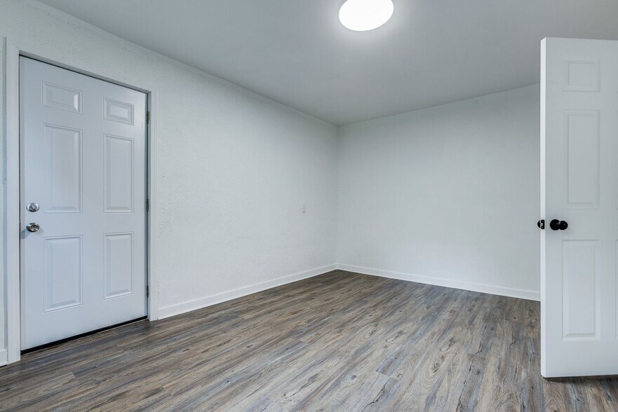 Building Photo - 1223 Arlington Ave