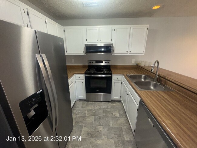 Building Photo - 1895 Tryon Dr