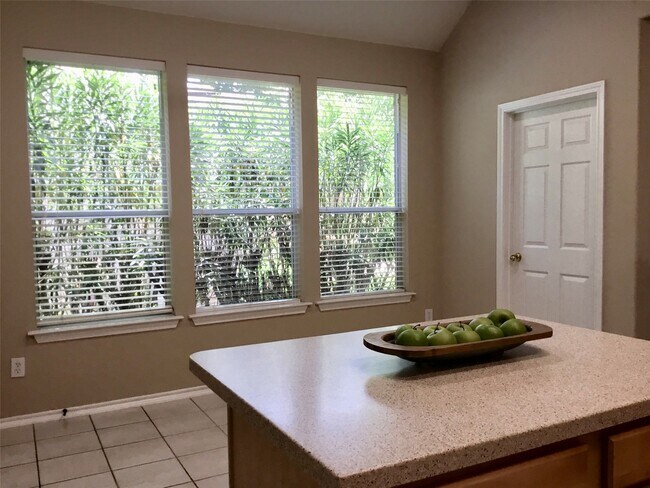 Building Photo - 14 Heron Hollow Ct