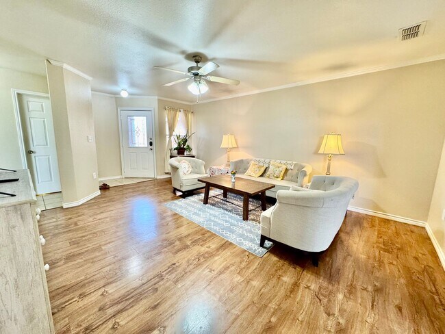 Building Photo - 602 N Bangor Ave