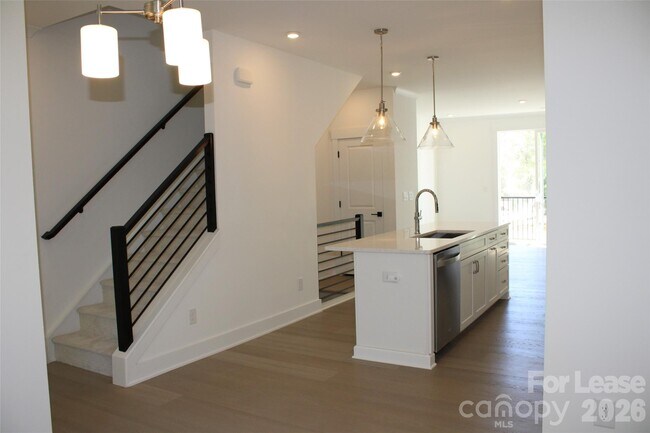 Building Photo - 1340 Hamilton St