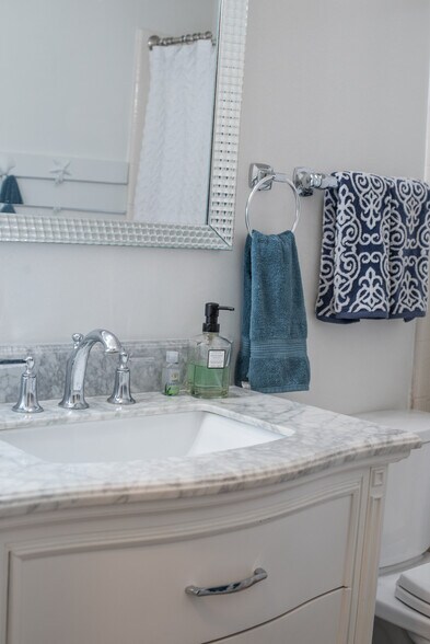 Building Photo - 4880 Sandyland Rd