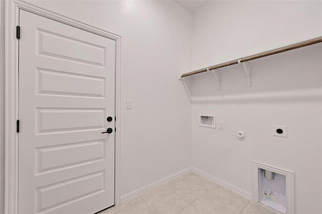 Building Photo - 160 Fawn Riv Run