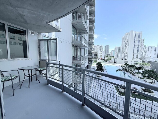 Building Photo - 690 SW 1st Ct