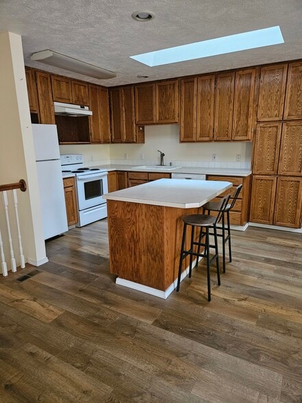 Building Photo - 9611 N Normandie Ln