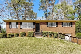 Building Photo - 224 Tanglewood Cir NE