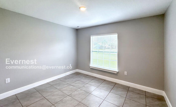 Building Photo - 518 Bristol Cir