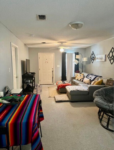 Building Photo - 2751 Bay Club Dr