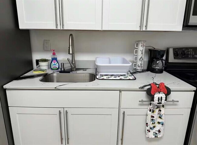 Building Photo - 1861 NE 161st St