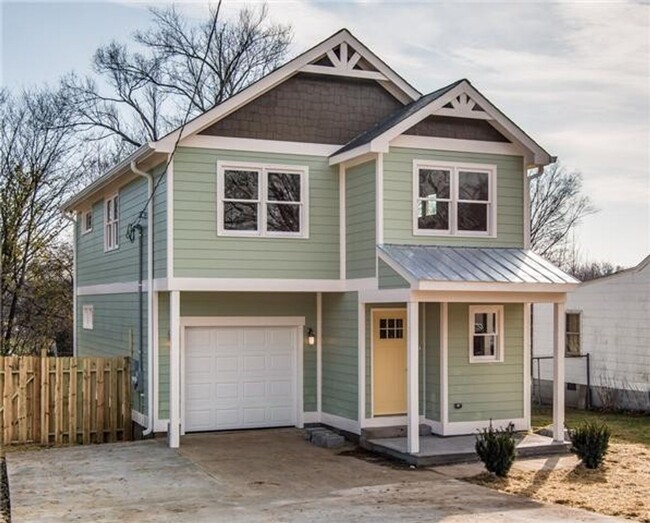 Building Photo - Charming Three Bedroom East Nashville Home!