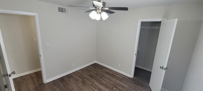 Building Photo - 405 Brewer Dr