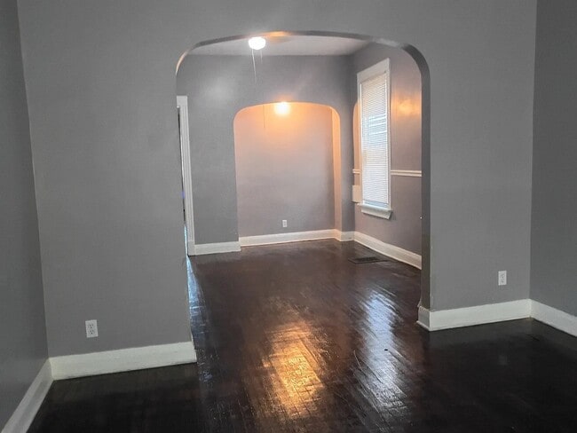 Building Photo - 1268 W 71st St
