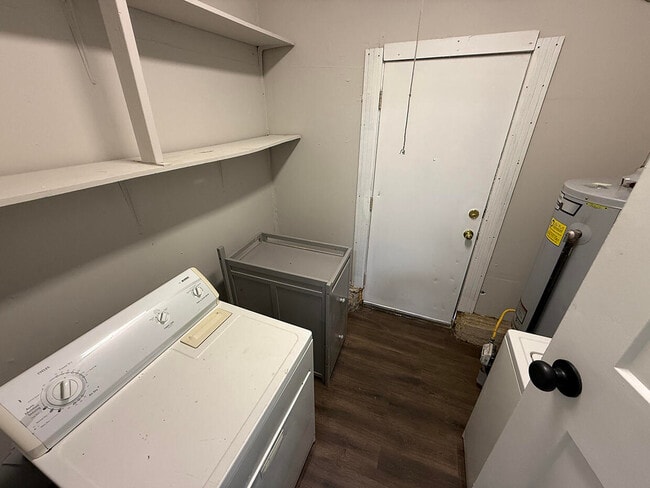 Building Photo - 210 Highview Ave