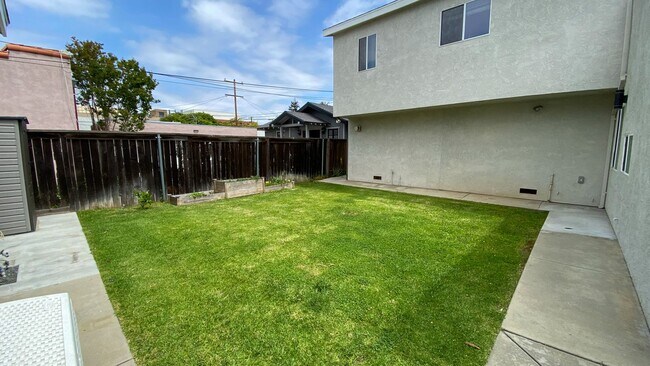 Building Photo - 2BD/1BA Charming Bungalow in Belmont Heights