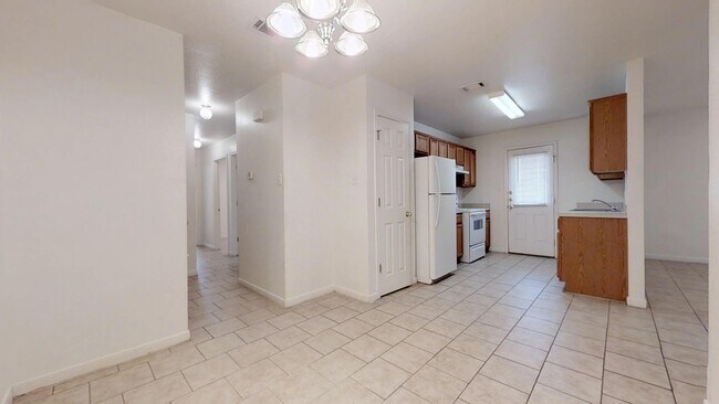 Building Photo - ALL TILE DUPLEX IN NOLANVILLE!!!