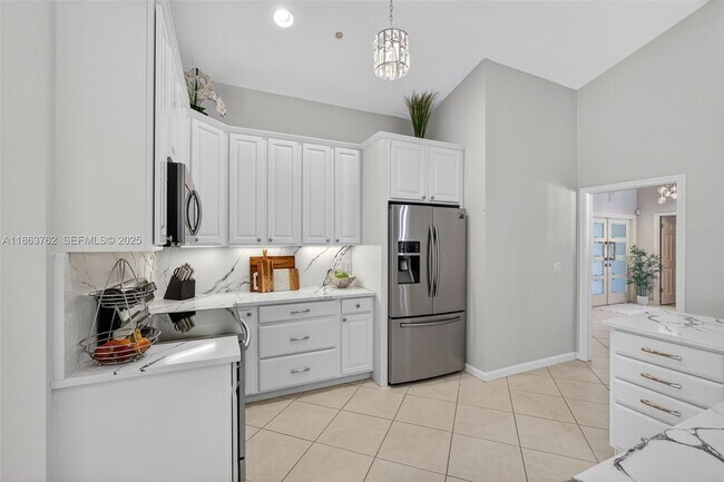 Building Photo - 15 Balfour Rd E