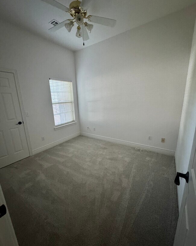 Building Photo - 5213 S 60th Pl