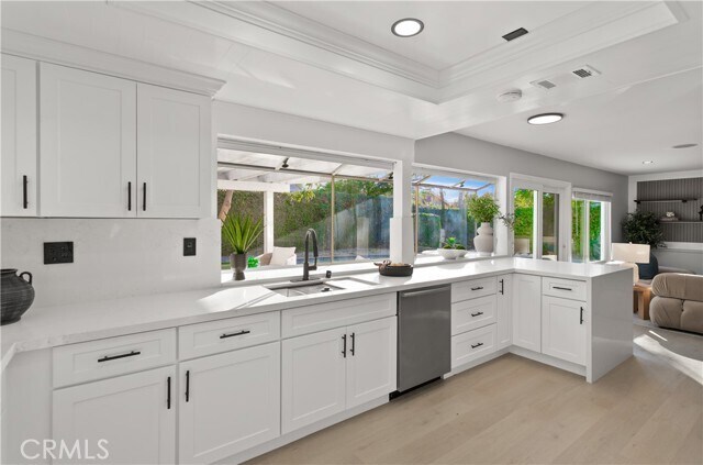 Building Photo - 9882 Kings Canyon Dr