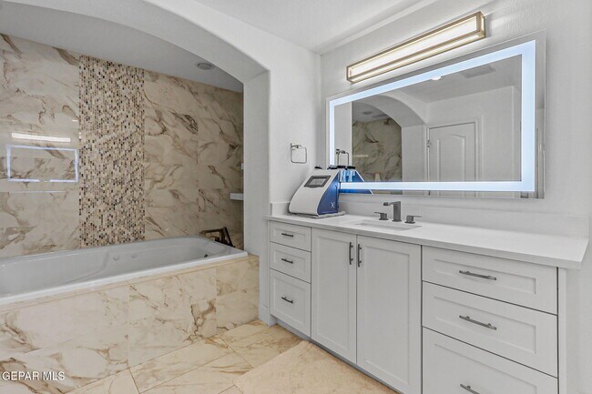 Building Photo - 6528 Calle Placido Dr
