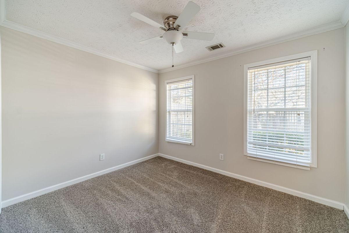Building Photo - 231 Windermere Dr