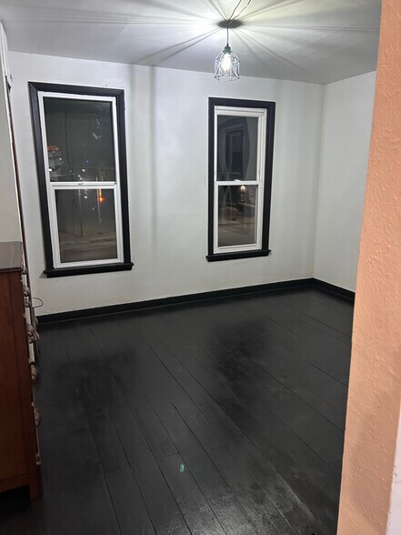 Building Photo - 1203 7th Ave