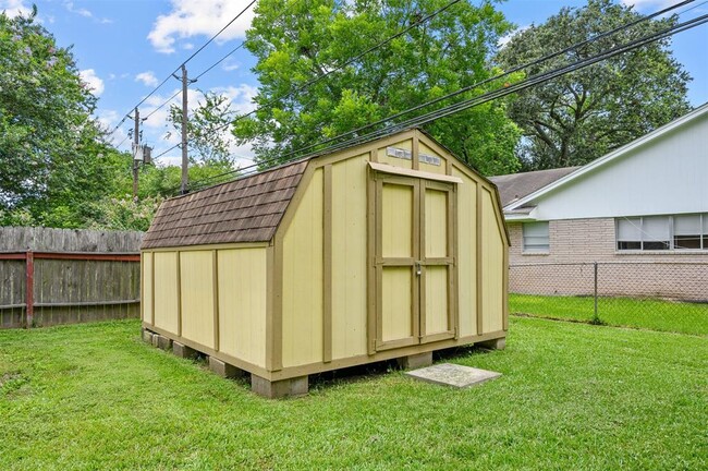 Building Photo - 4502 Sanford Rd