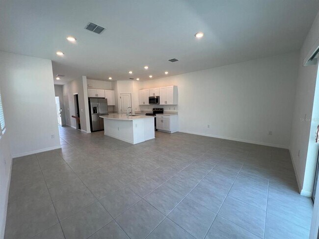 Building Photo - 2541 Penguin Blvd