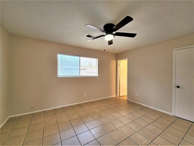 Building Photo - 946 Beachcomber Ln