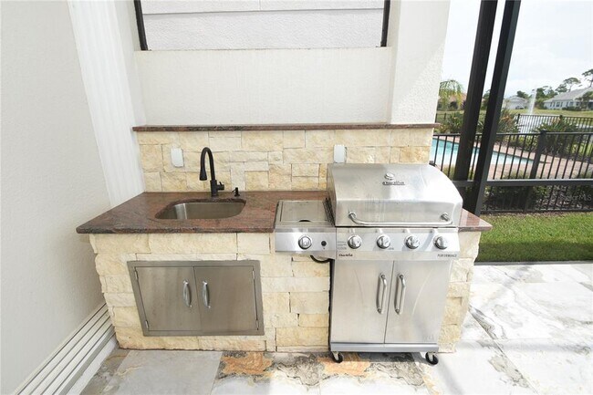 Building Photo - 114 Del Palma Dr