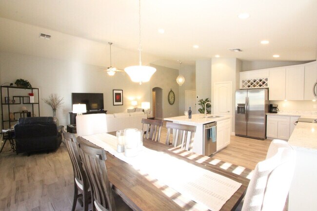 Building Photo - 34018 N Pate Pl