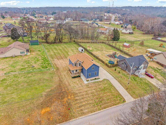 Building Photo - Pet Friendly Four Bedroom!