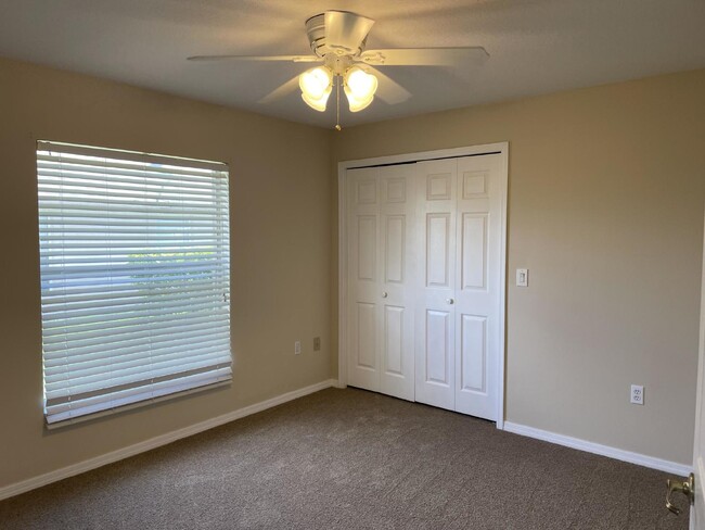 Building Photo - Beautiful 3 Bedroom 2 Bath Pool Home Lawn ...