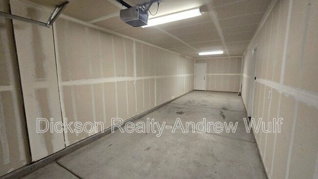 Building Photo - 677 McGill Dr