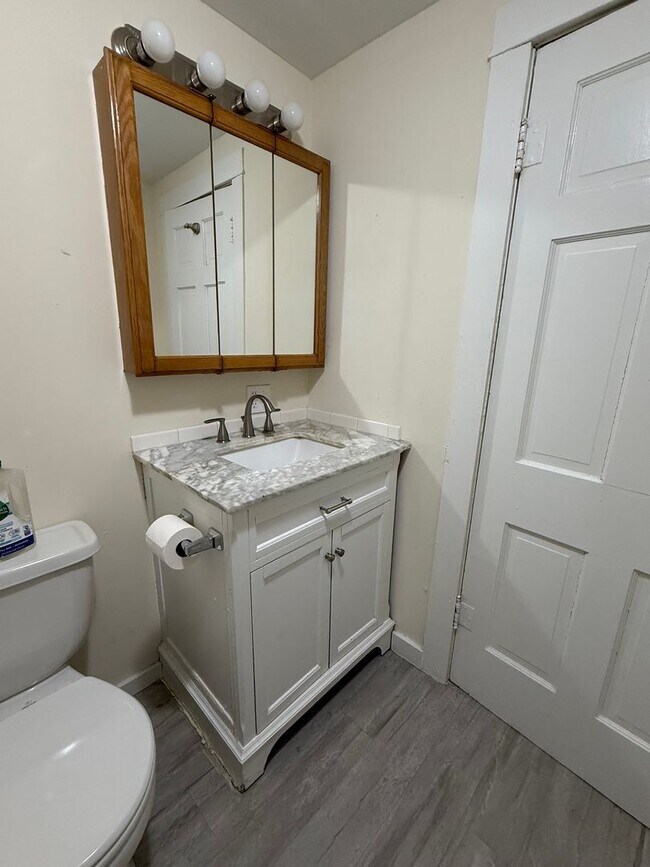 Building Photo - 31 Chapel St