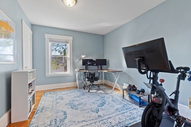 Building Photo - 30 Maple Ave