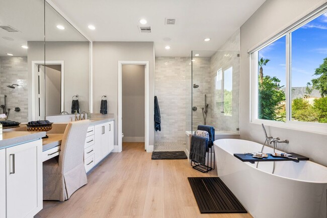 Building Photo - 81550 Tiburon Dr