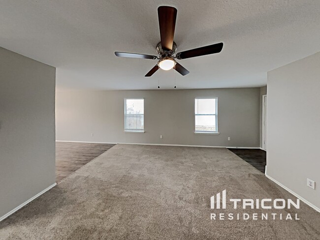 Building Photo - 1720 Vineridge Ln