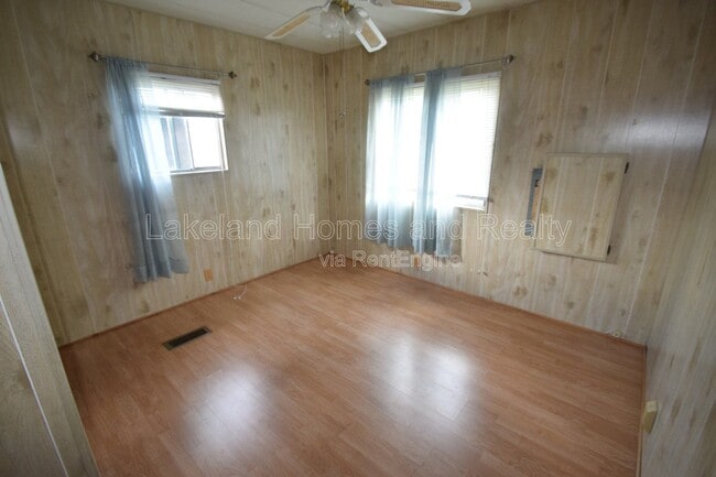 Building Photo - 1567 Longbow Dr