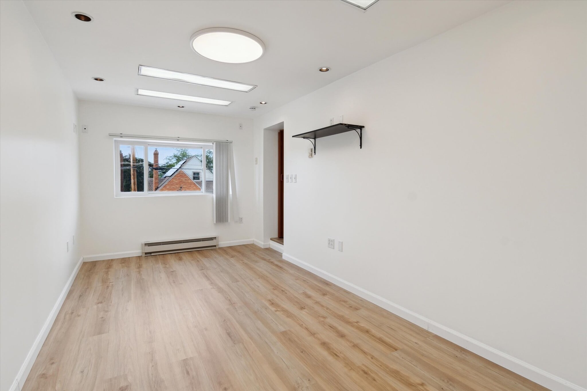 Building Photo - 4125 Tuxey Ave